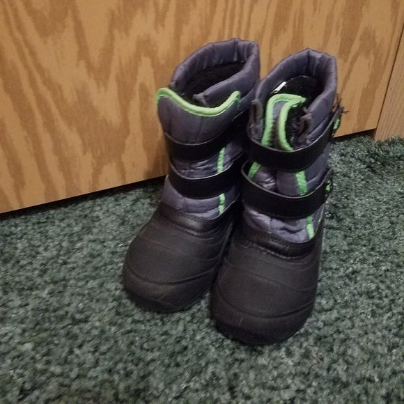 Wonder Nation Grey & Green Boy's Snowboots - Picture 3 of 3